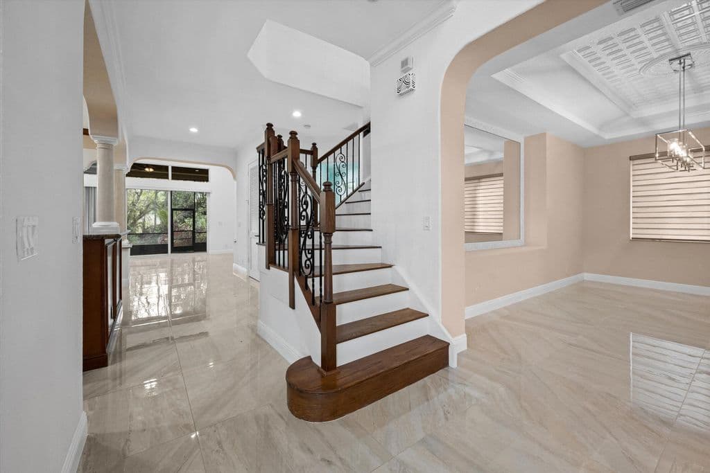 5+1 Müstakil ev — 3580 Birague Dr