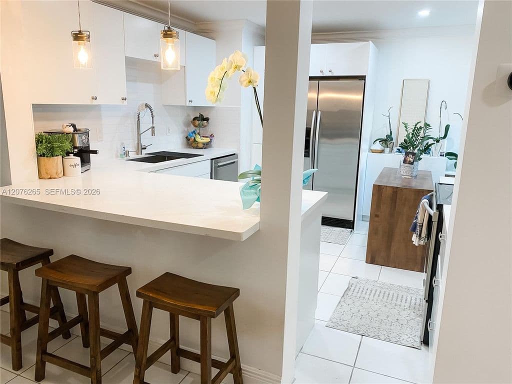 3+1 Mülk — 10050 SW 137th Ct