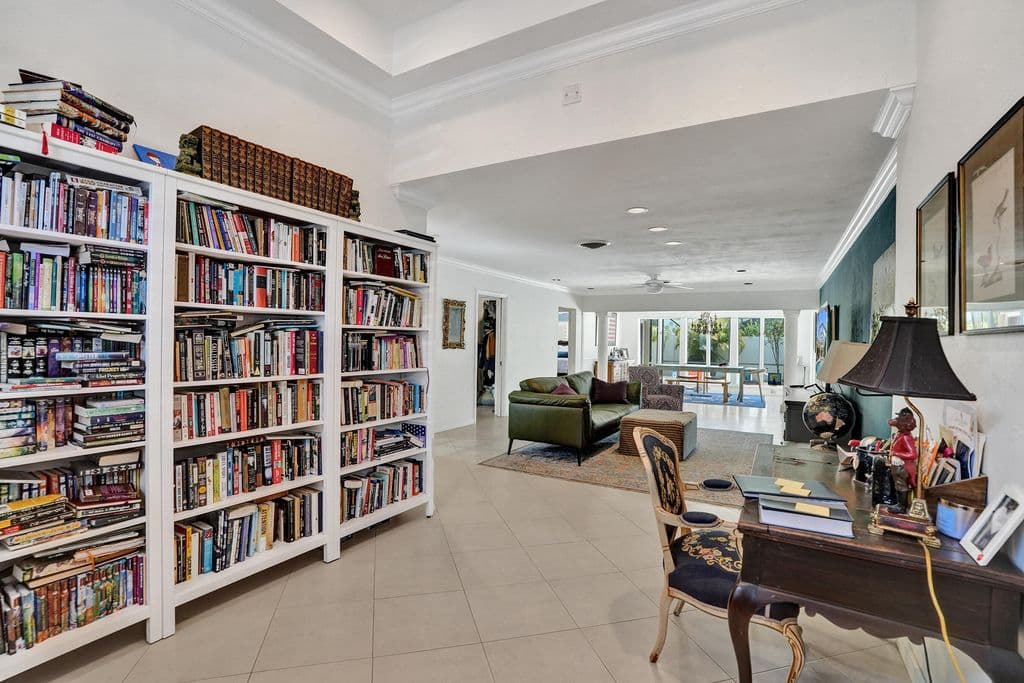 4+1 Müstakil ev — 2756 NE 35th Street