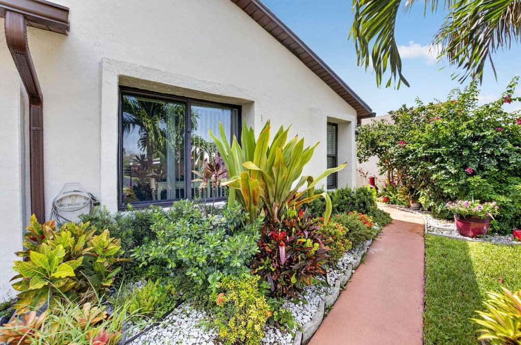 2-bedroom Single-Family Home — 5034 Minto Road