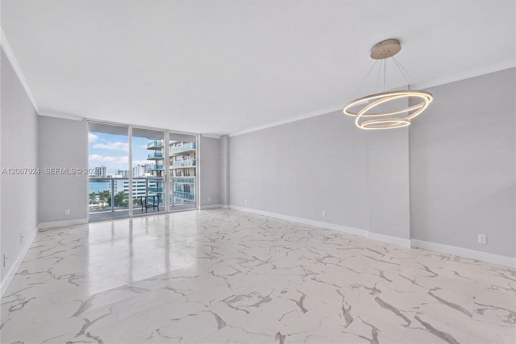 1+1 Condo — 3800 S Ocean Dr APT 802