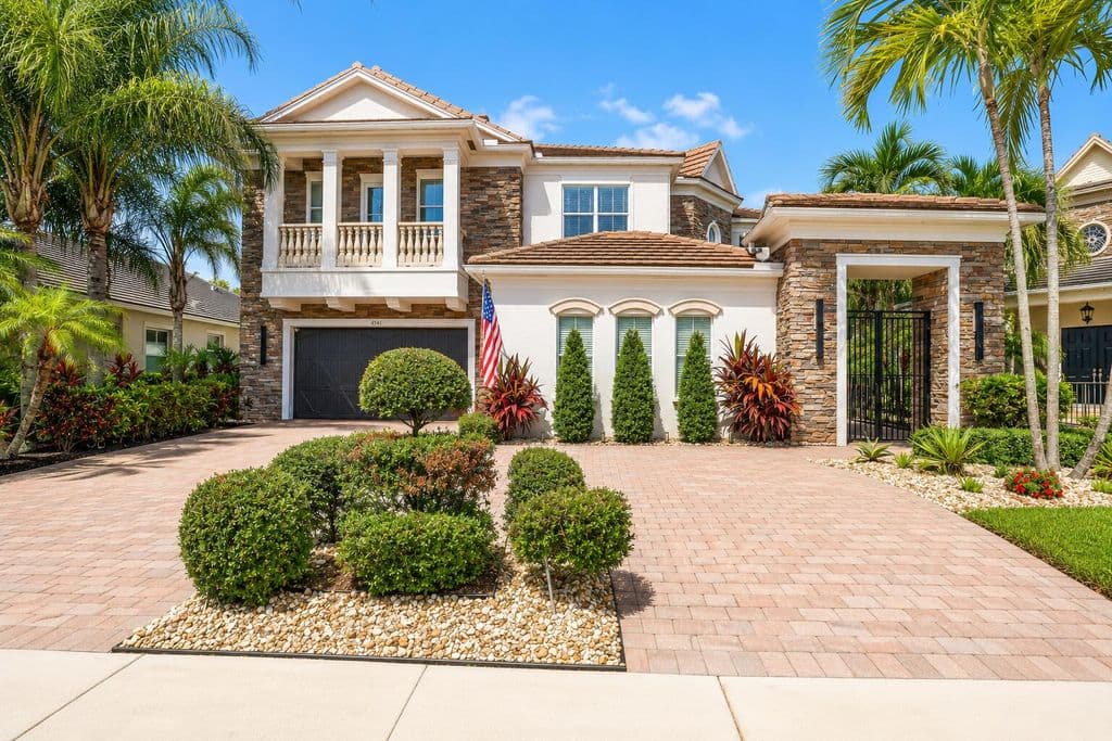4+1 Müstakil ev — 8541 Butler Greenwood Drive