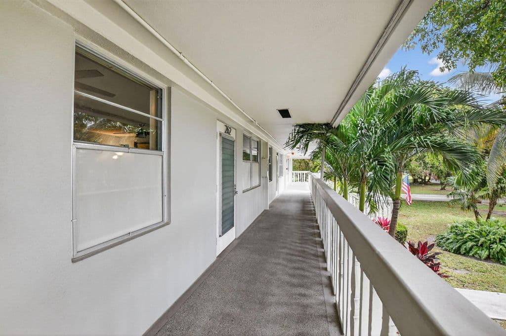 2-bedroom Condo — 262 Ventnor R