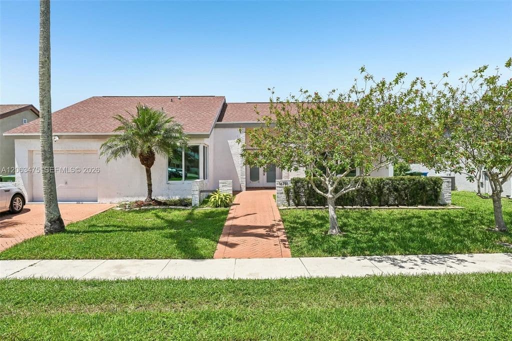 4+1 Müstakil ev — 16791 Royal Poinciana Dr