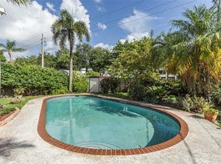 2+1 Müstakil ev — 1523 Liberty St, Hollywood, 33020