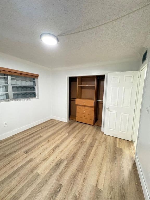 2+1 Condo — 1725 W 60th St APT F202