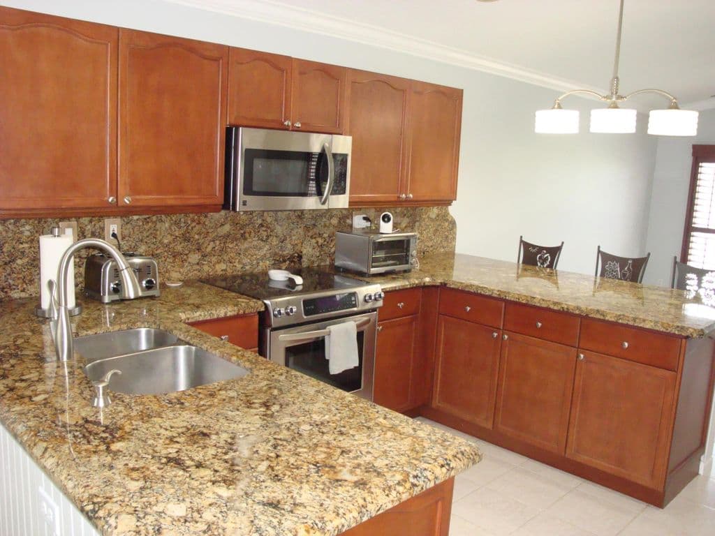 3-bedroom Single-Family Home — 6304 Barton Creek Circle