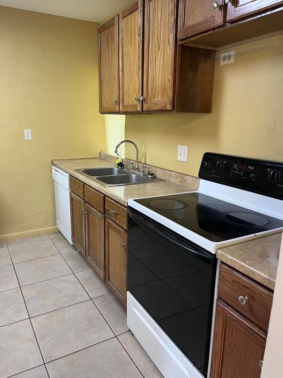 2-bedroom Condo — 8141 SW 24th Court #108