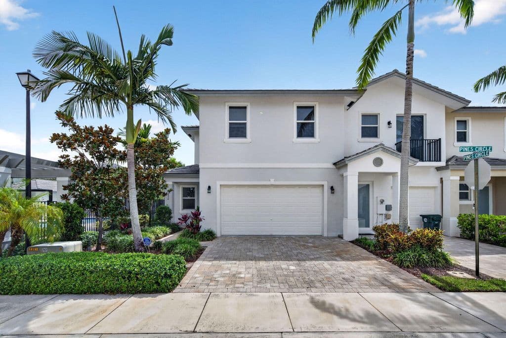 3+1 Mülk — 6994 Pines Circle