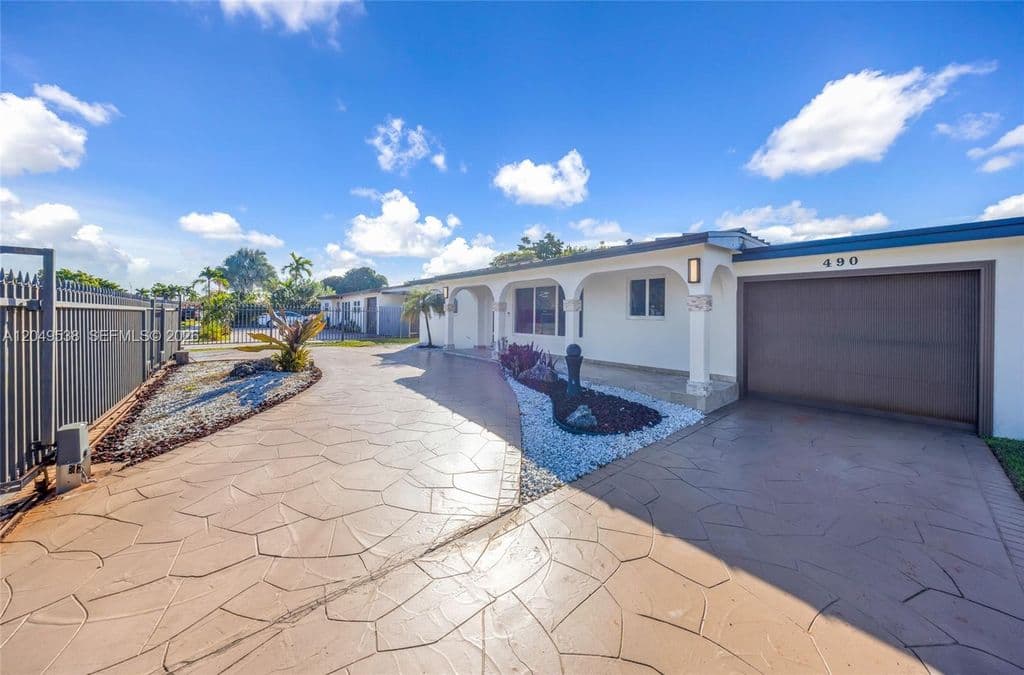 4-bedroom Single-Family Home — 490 W 33rd Pl
