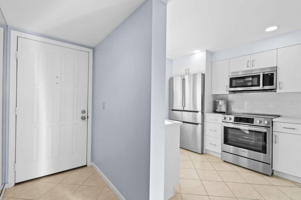 2-bedroom Condo — 501 S Seas Drive #206