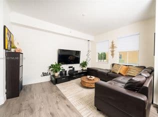 2+1 Condo — 11101 NW 83rd St APT 201, Doral, 33178