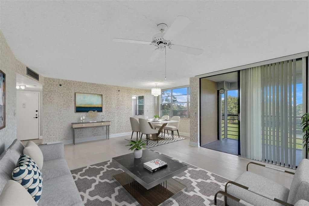 2+1 Condo — 1000 St Charles Place #305