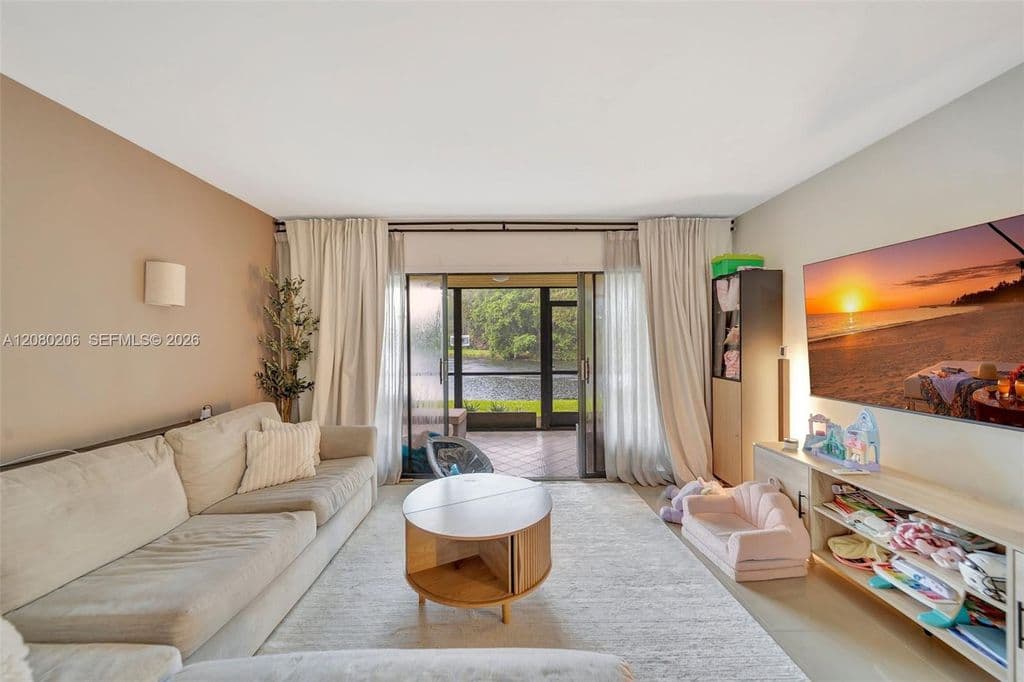 1-bedroom Condo — 1706 Hammock Blvd #110