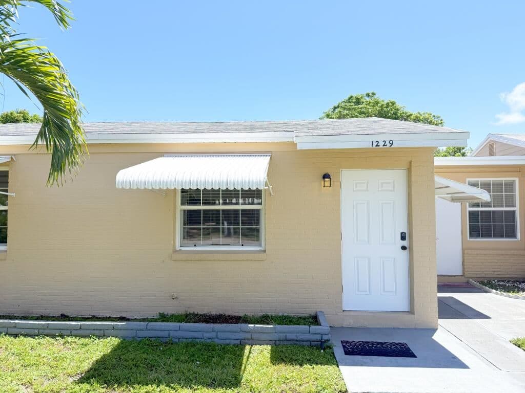 3-bedroom Single-Family Home — 1229 15TH Avenue N
