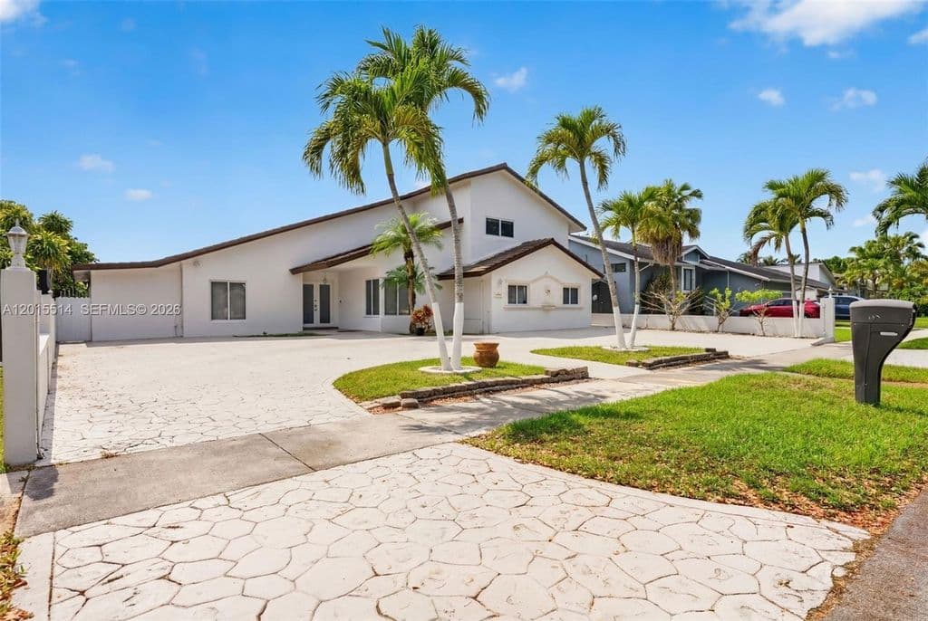5+1 Müstakil ev — 10934 SW 137th Ct
