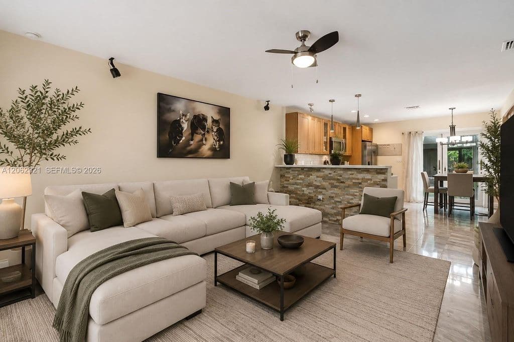 2+1 Müstakil ev — 2115 NE 15th Ave
