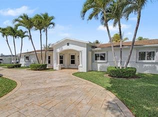 4+1 Müstakil ev — 8241 SW 146th St, Palmetto Bay, 33158