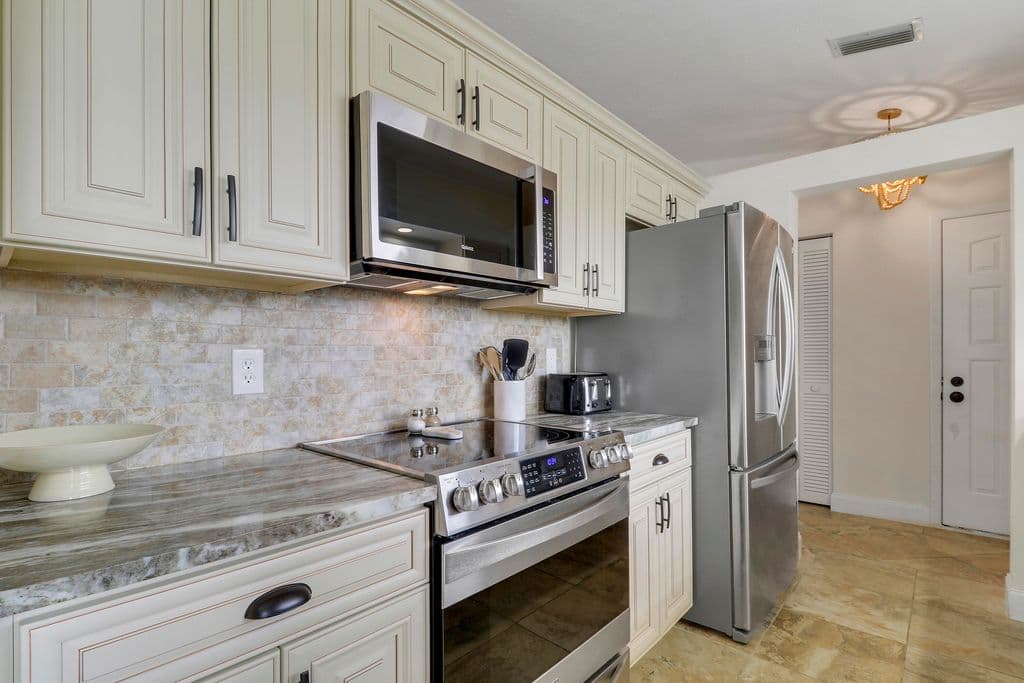 2-bedroom Condo — 1102 Wingfoot Drive #C