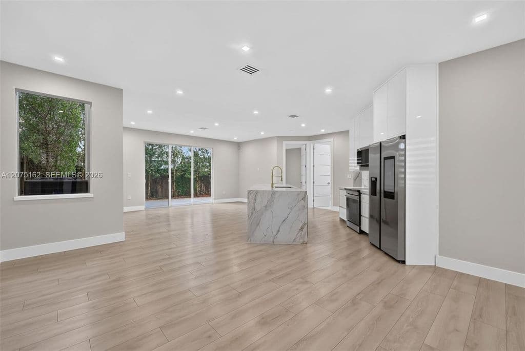 4-bedroom Property — 12377 SW 125th St