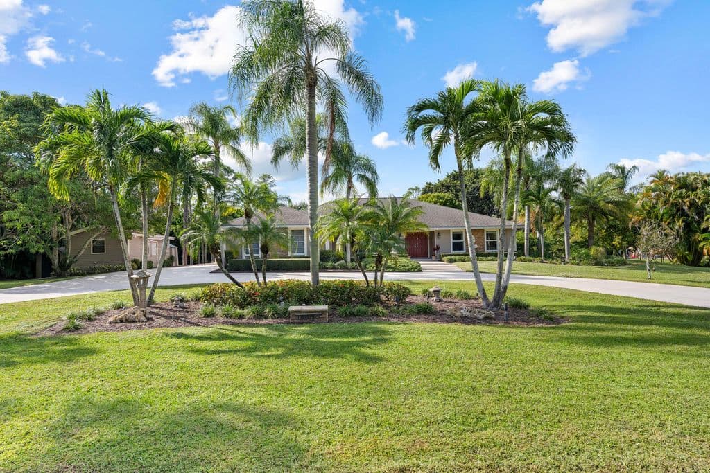 4-bedroom Property — 14409 67th Trail N