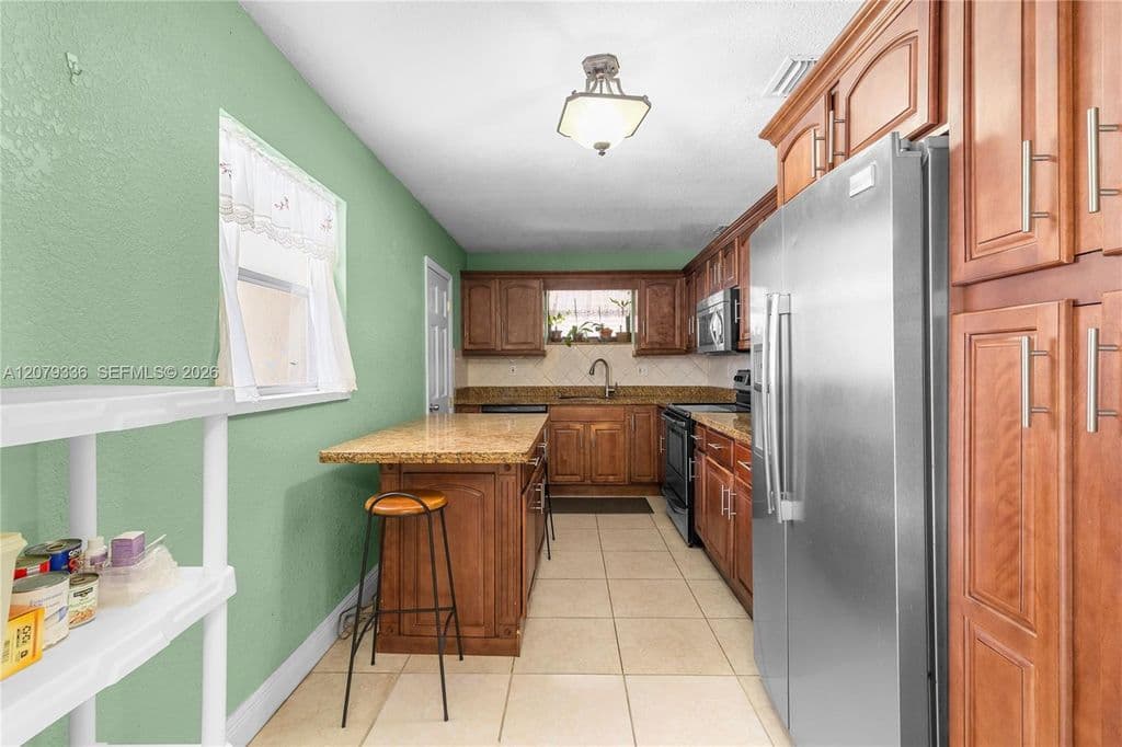 3-bedroom Single-Family Home — 311 SW 70th Ter