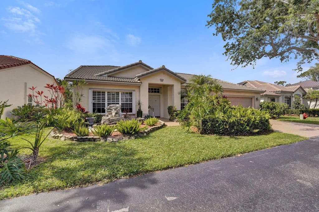 4-bedroom Single-Family Home — 3460 Dunes Vista Drive