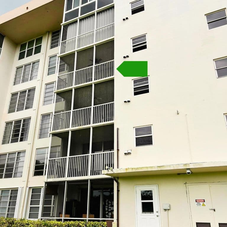 1+1 Condo — 2851 S Palm Aire Drive #405