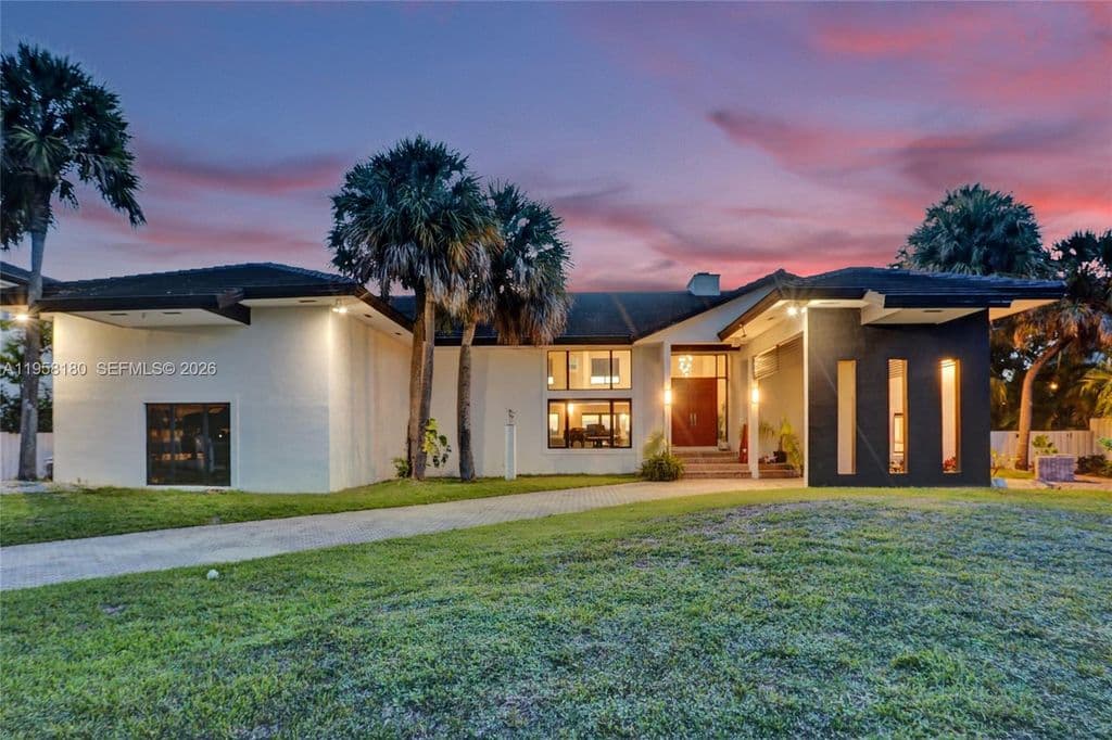 6+1 Müstakil ev — 13724 SW 92nd Ct