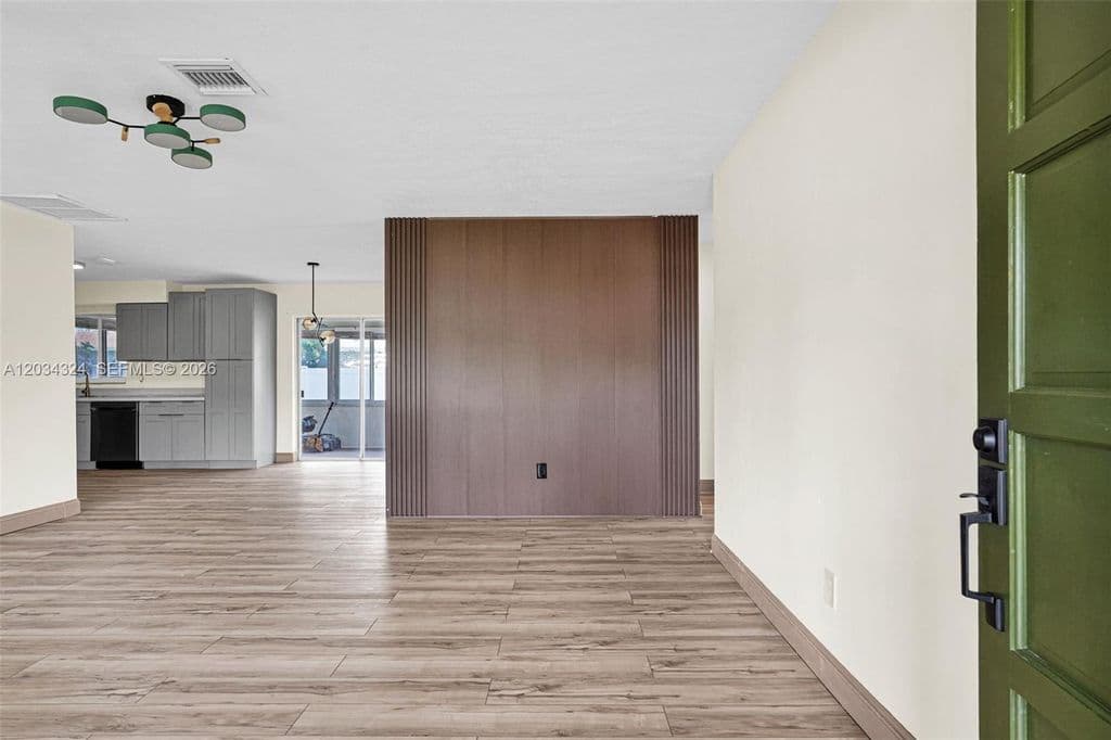 2-bedroom Single-Family Home — 3140 NE 9th Ter