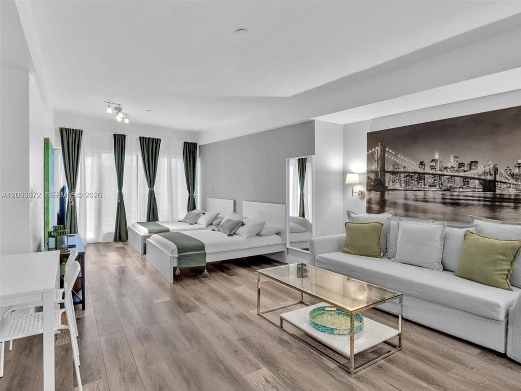 1+1 Condo — 1052 Ocean Dr #C203