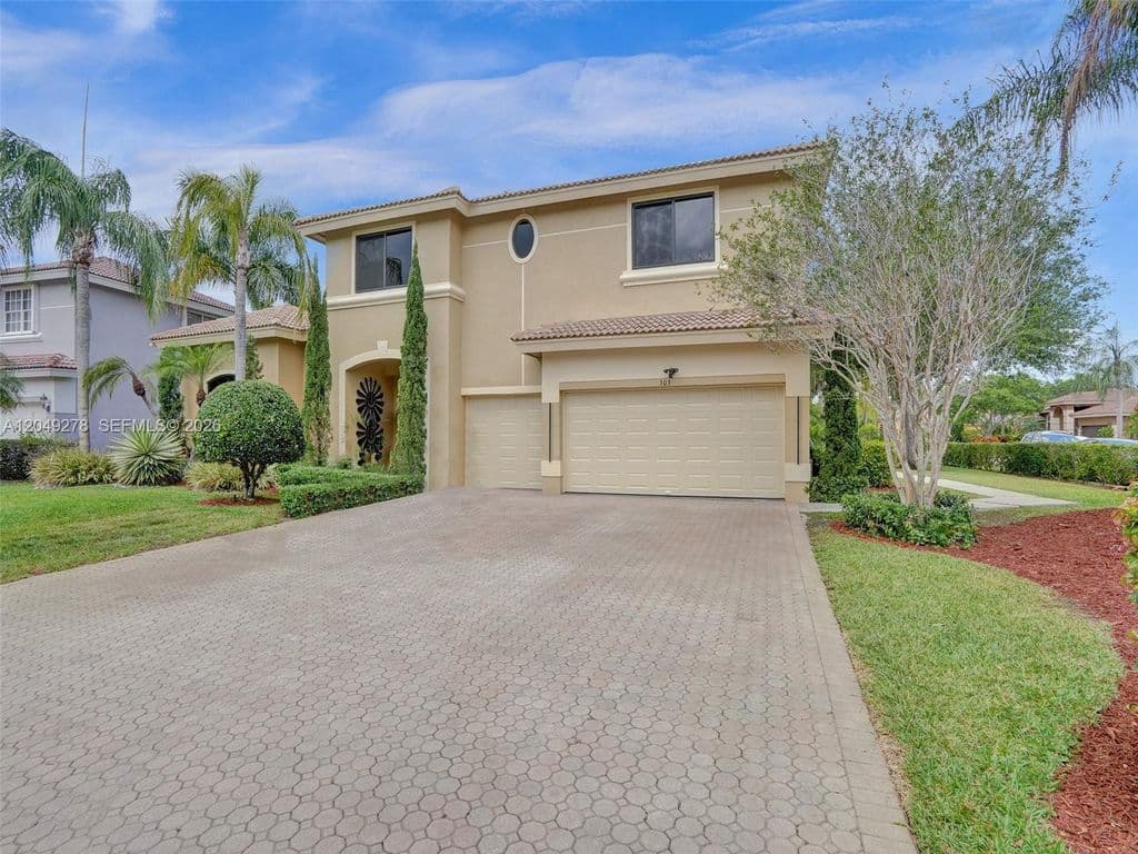 6-bedroom Single-Family Home — 303 NW 119th Dr