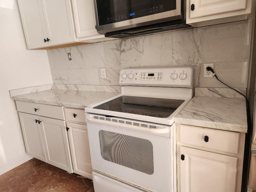 2+1 Condo — 10234 Twin Lakes Drive #16-d