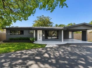 4-bedroom Single-Family Home — 400 NW 30th Ct, Wilton Manors, 33311