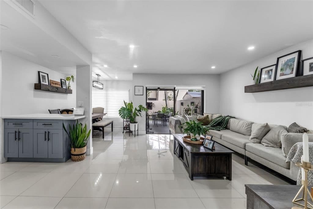 3+1 Mülk — 14932 SW 89TH ST