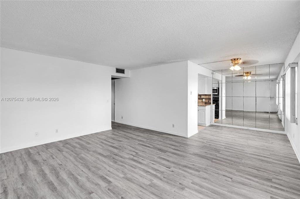 2-bedroom Condo — 300 SW 134th Way APT 413E