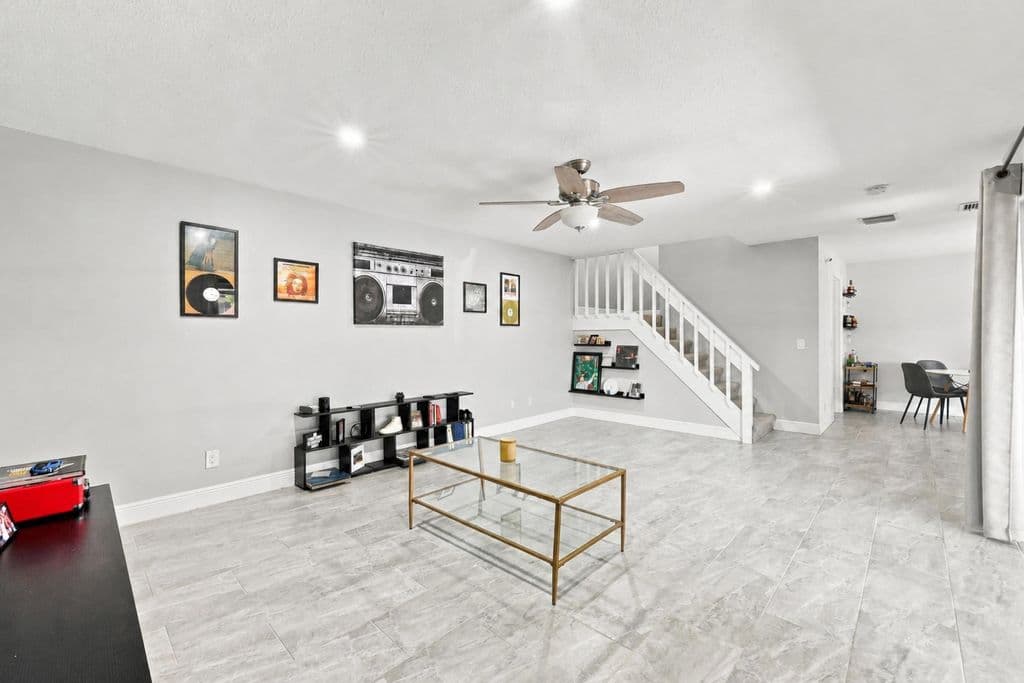 2-bedroom Property — 4165 Turnberry Circle #24