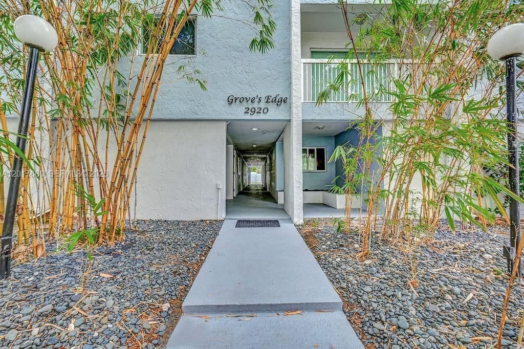 2+1 Condo — 2920 SW 28th Ter APT 207