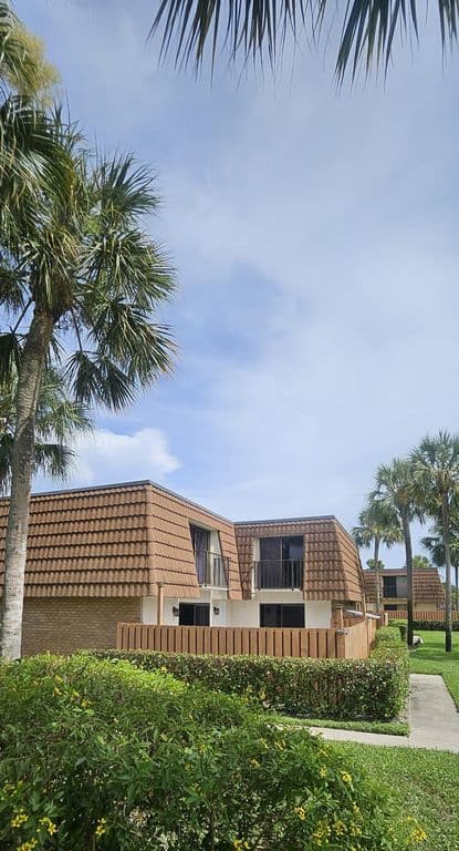 2-bedroom Property — 141 Heritage Way SE