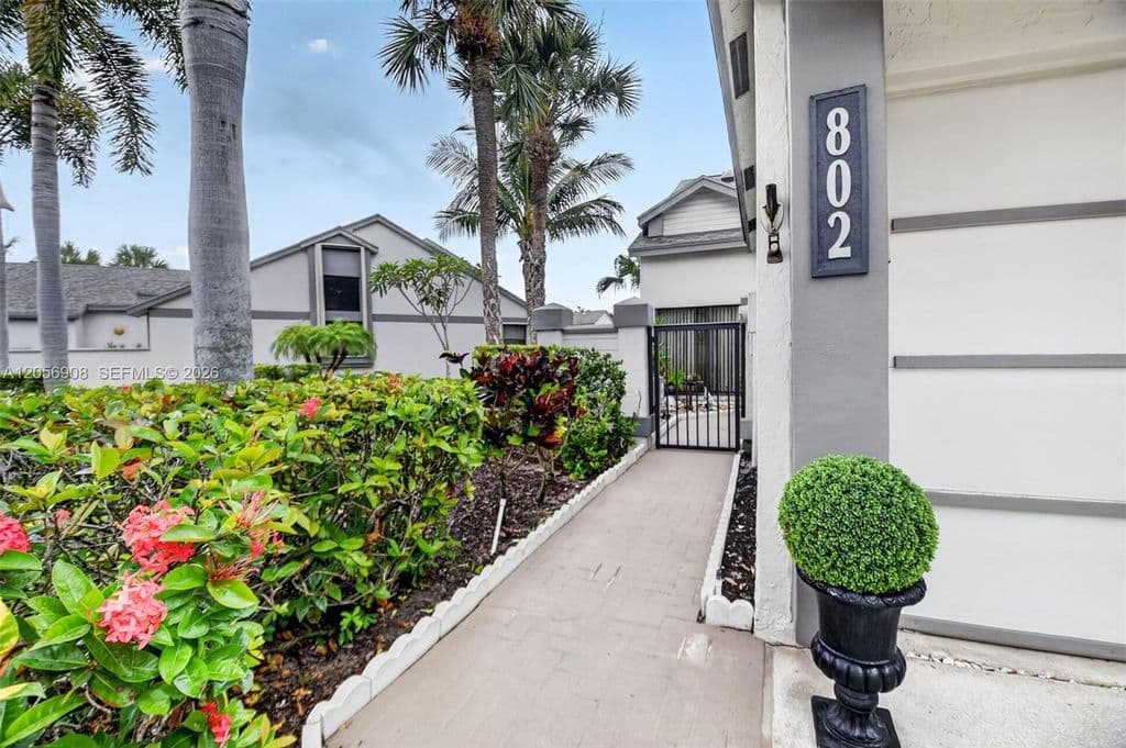 3+1 Mülk — 802 Landings Blvd