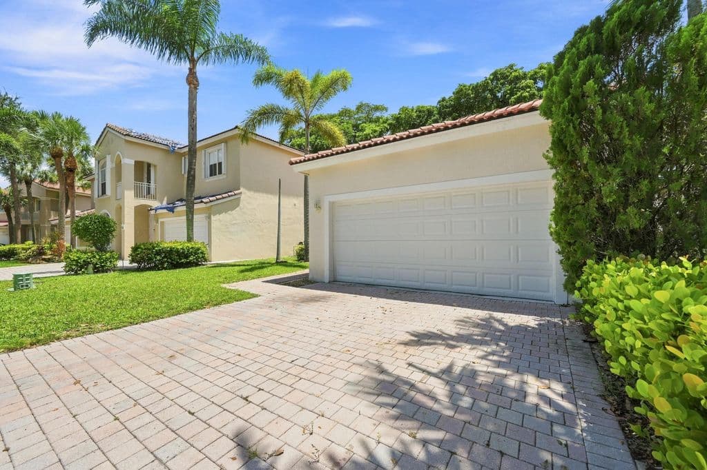 3+1 Müstakil ev — 7778 NW 17th Place
