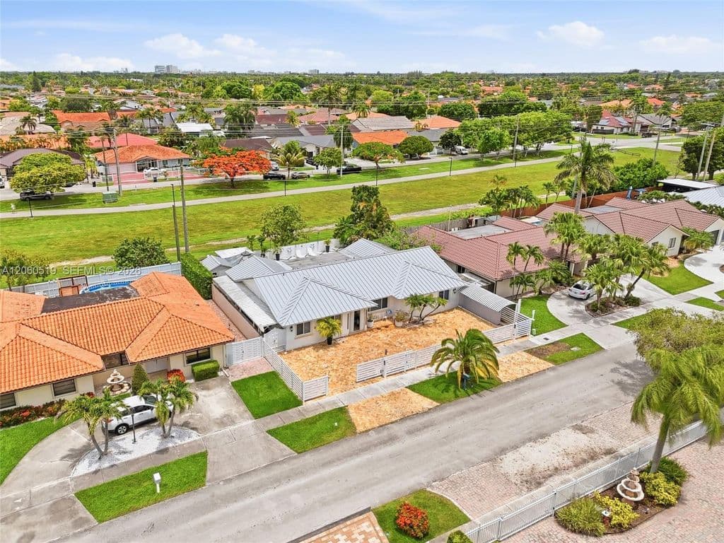 4-bedroom Single-Family Home — 323 NW 136th Pl