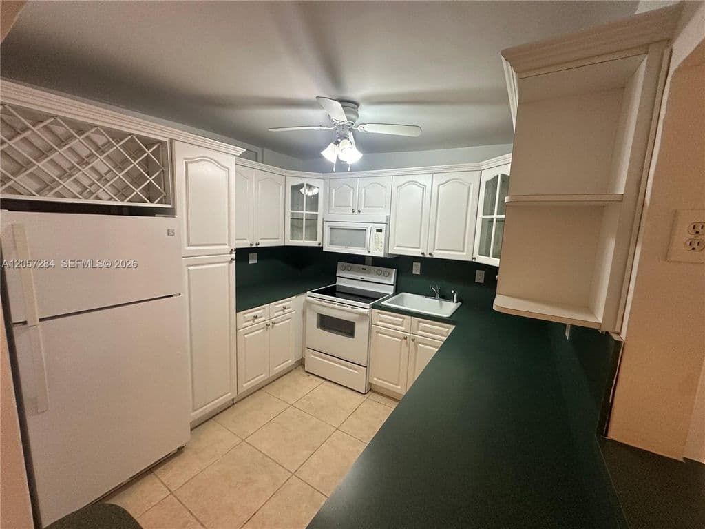 1-bedroom Condo — 12590 NE 16th Ave APT 509