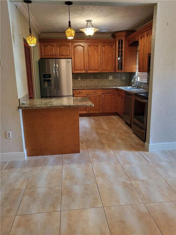 2-bedroom Condo — 780 NE 199TH Street #101E
