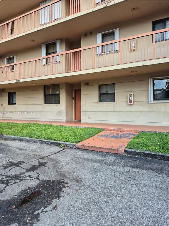 2+1 Condo — 10253 NW 9th Street Cir #1026