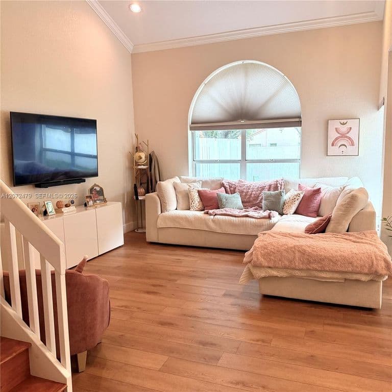 5+1 Müstakil ev — 12672 NW 11th Ct