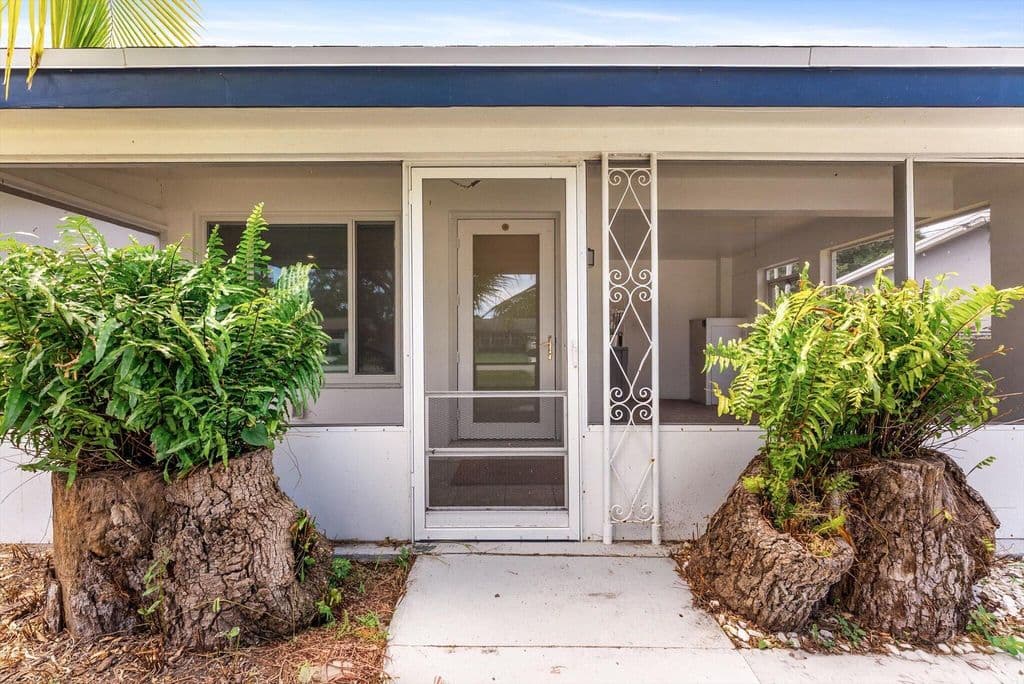 3-bedroom Single-Family Home — 4641 SW 25TH Terrace