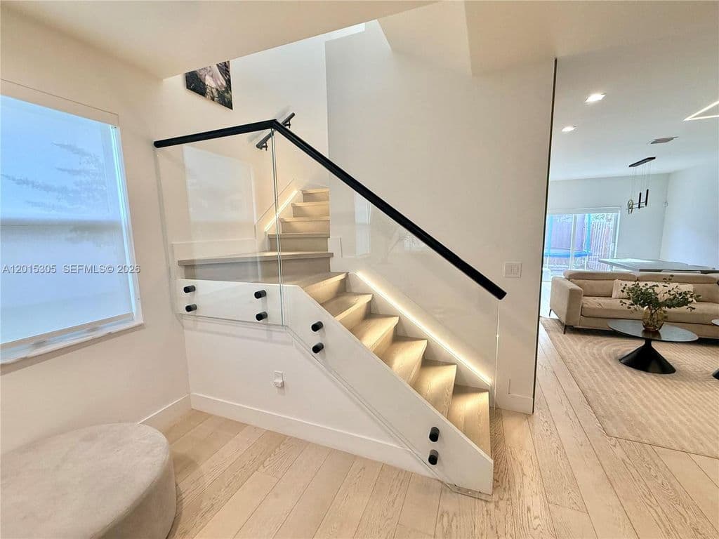 3+1 Mülk — 12750 NW 23rd Pl