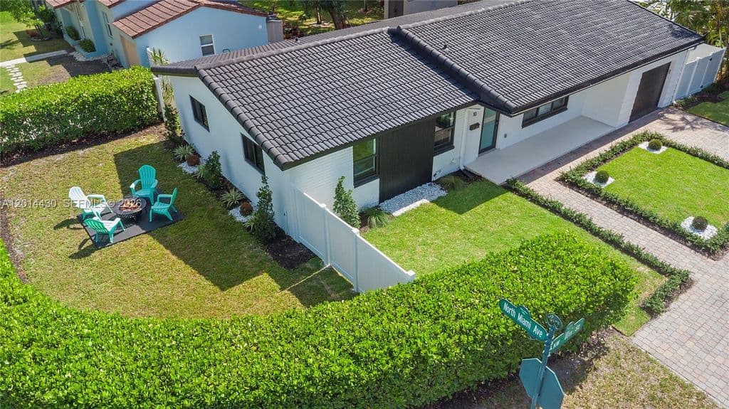 3-bedroom Single-Family Home — 10 NW 100th St