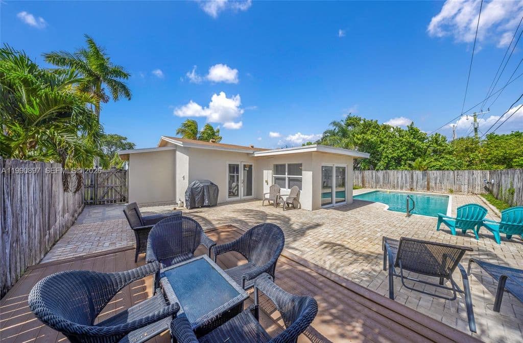 3-bedroom Single-Family Home — 1460 NE 30th Ct